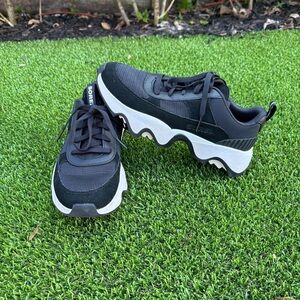 Sorel Kinetic Impact II Wonder Lace Sneaker - black and white